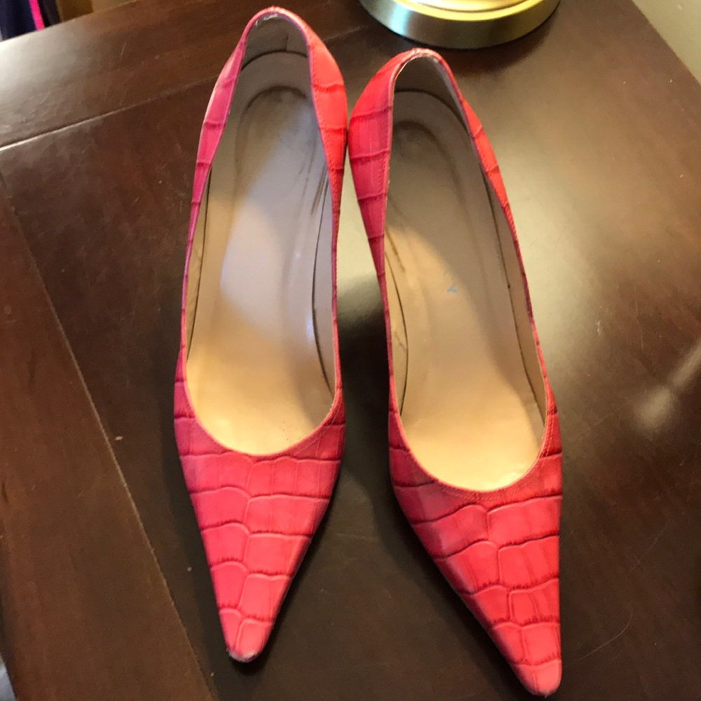 Ellen Tracy salmon pink faux croc pointed toe 8.5